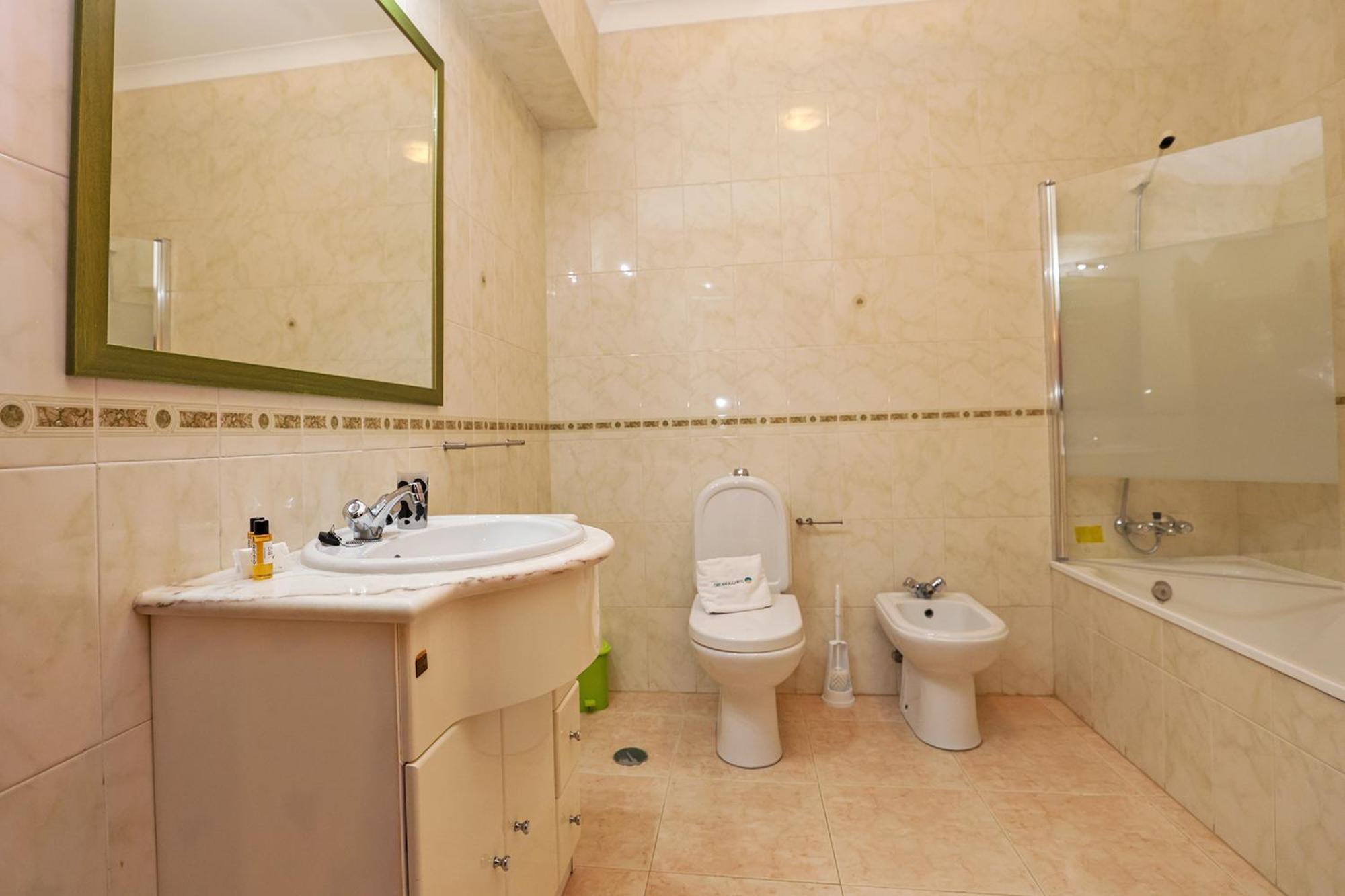 C25 - Town Center Apartment In Lagos Eksteriør billede