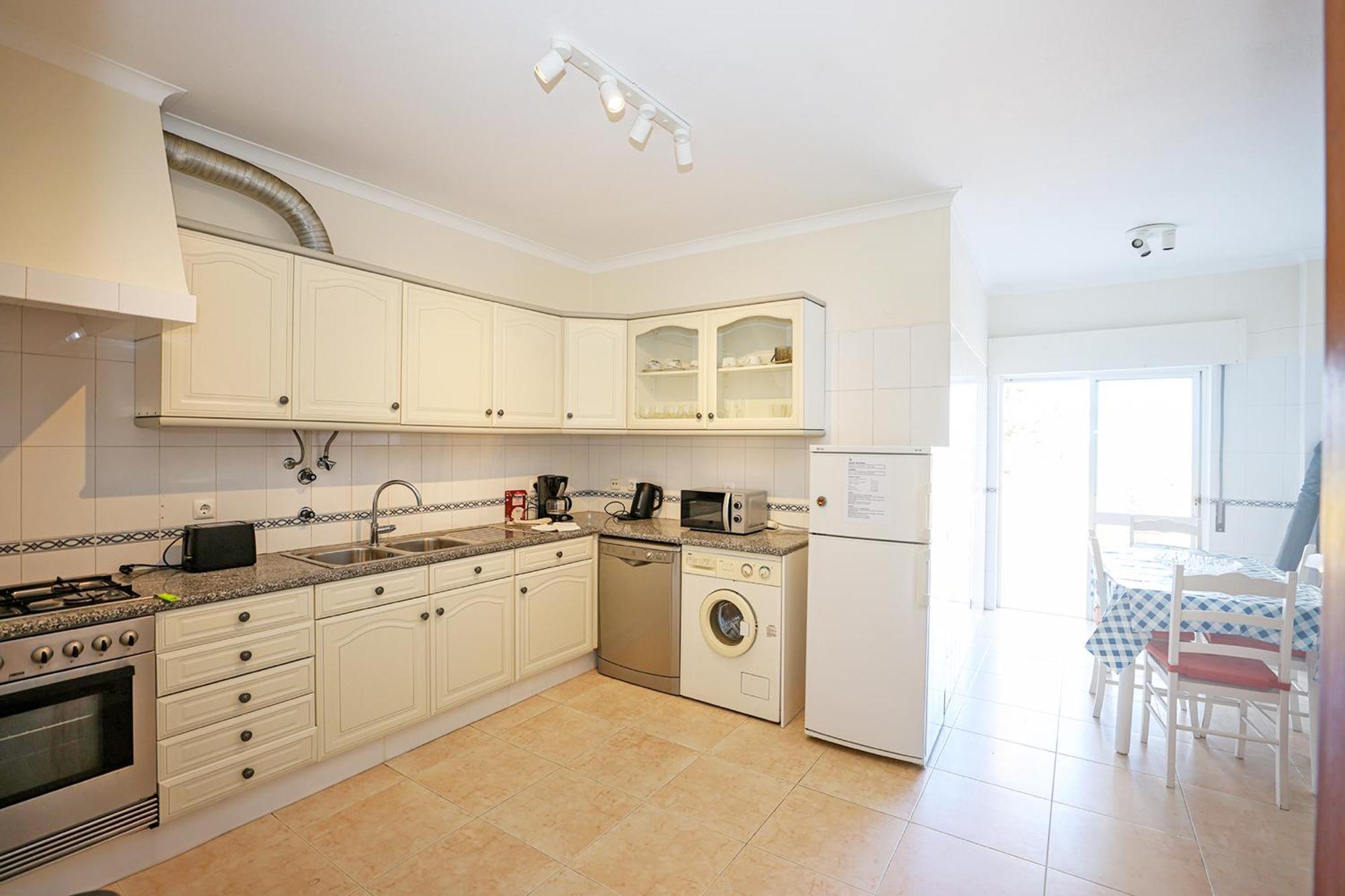 C25 - Town Center Apartment In Lagos Eksteriør billede